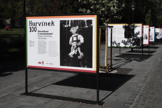 Plze�sk� venkovn� panelov� v�stava k Hurv�nkov� stovce